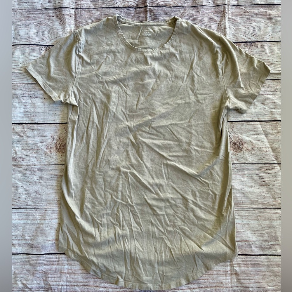 Men’s medium No Boundaries short sleeve casual t-shirt